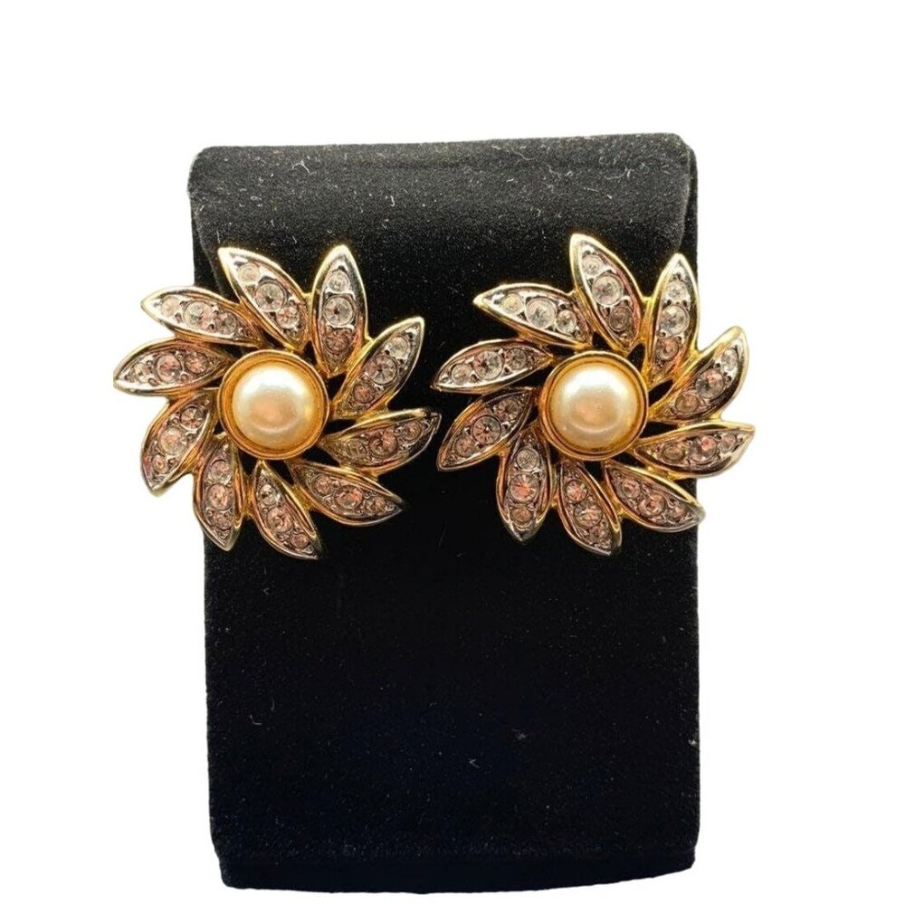 Daisy Flowers Clip On Earrings Pearls and Rhinestones Gold Tone Elegant Earrings